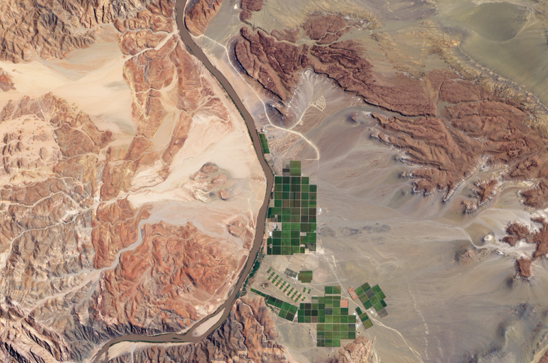 Illustration for article titled Satellite Images of Agricultural Fields Make the Earth Look 8-Bit